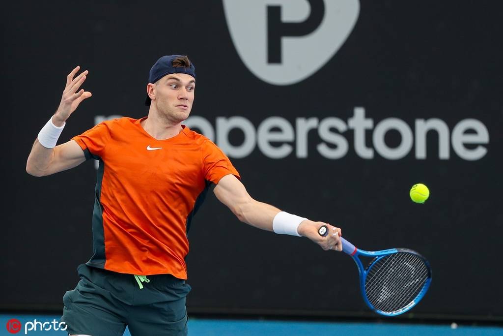 通过综述当 通过综述当