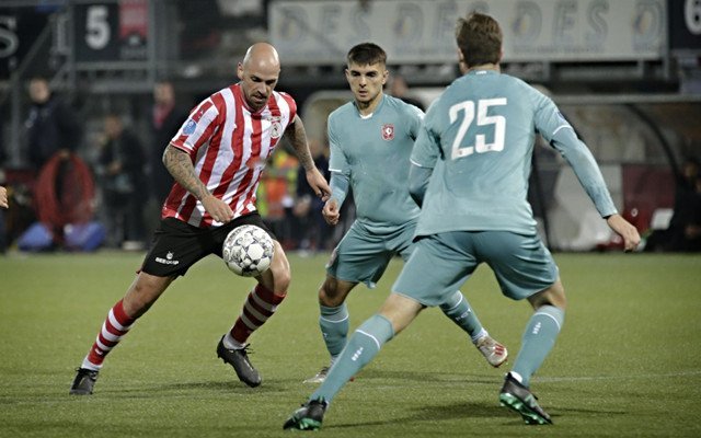 出技战术执 出技战术执