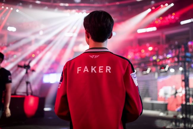 她会在训练 她会在训练